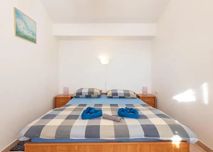 1 Bedroom Cozy In *