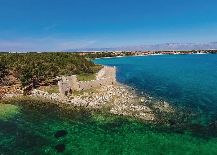 Apartment 1 Bedroom Cozy In *