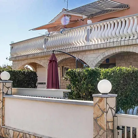 1 Bedroom Awesome In