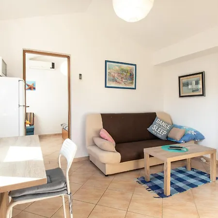 Apartment 1 Bedroom Cozy In